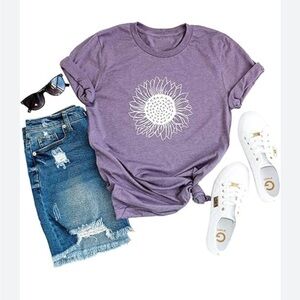 NWOT Fashvacation Women’s Sunflower T-Shirt Size Medium Short Sleeve Casual Top